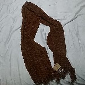 Scallop-Edged Scarf